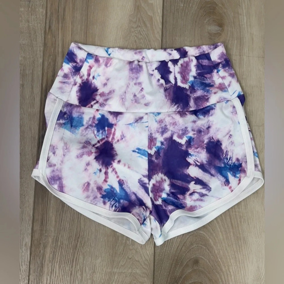 NWOT TIE DYE Ruched booty shorts - Picture 1 of 3